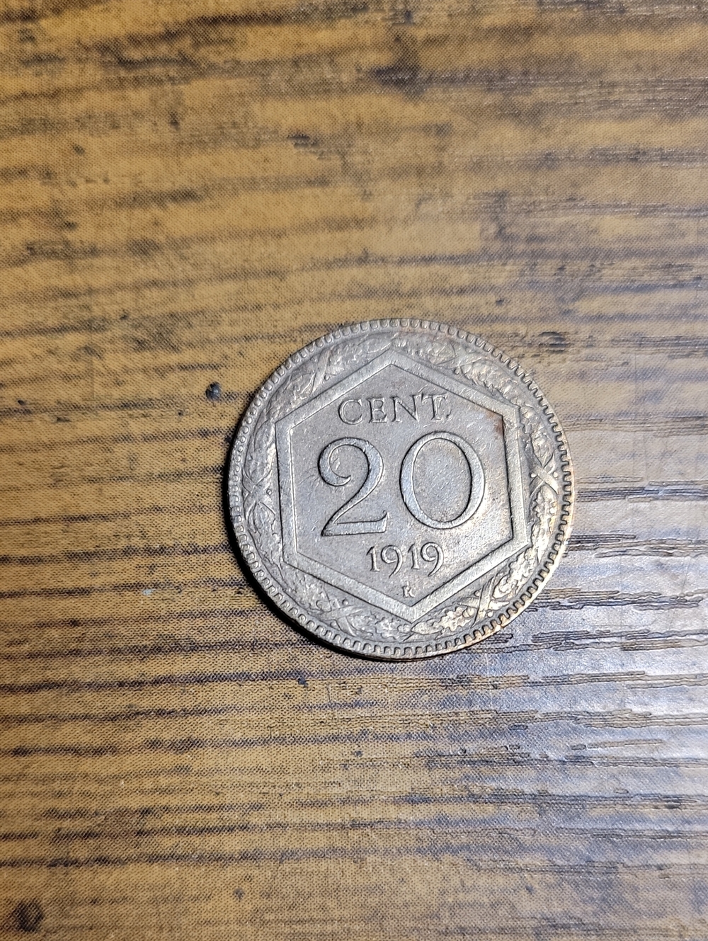 Vintage 1919 Italian 20 Cent Collectible Coin - Silver Tones